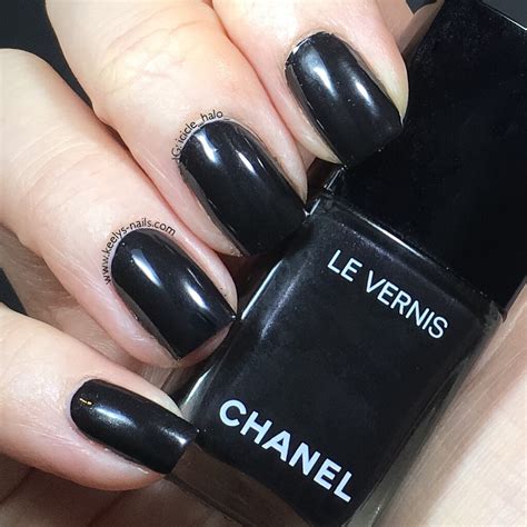 gris obscur chanel nail polish